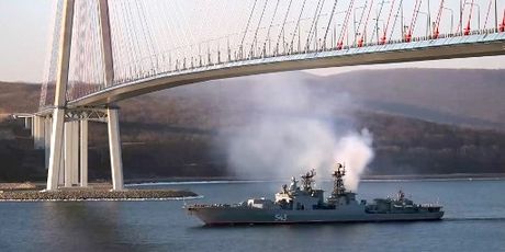 Ruski ratni brod isplovljava iz Vladivostoka - 2