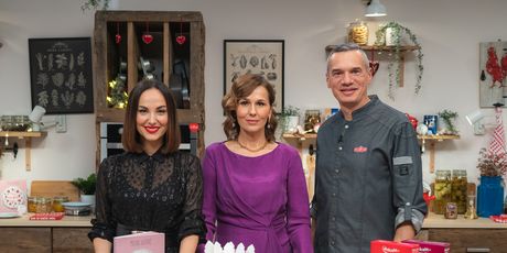 Milana Vlaović: Blagdanska muffin torta - 16