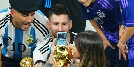Lionel i Antonela Messi - 1