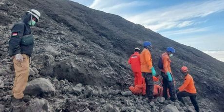 Spašavanje ljudi s vulkana Marapi - 2