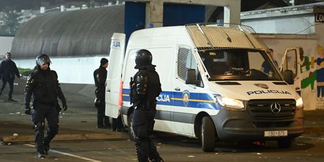 Navijači se u Zagrebu sukobili s policijom - 4