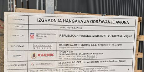 Plenković i Anušić obišli radove na infrastrukturi za operativnu uporabu aviona Rafale