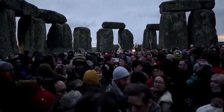 Proslava solisticija kod Stonehengea