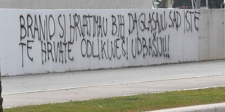 Grafiti protiv Milanovića u Splitu - 8