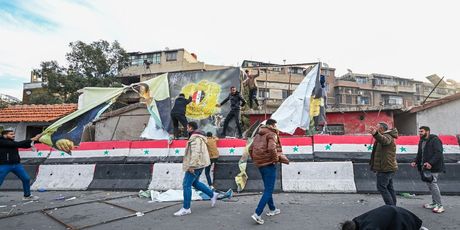 Sirijski pobunjenici uspostavili kontrolu nad Damaskom i Homsom - 5