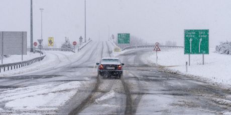 Zimski uvjeti na autocesti A1 čvor Gospić