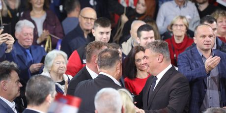 Zoran Milanović održao predizborni skup u Tvornici pred predsjedničke izbore - 35