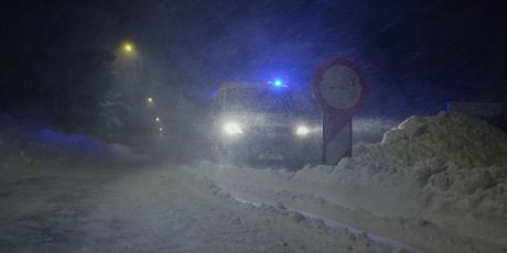 Snježna oluja na Macoli u Lici - 9