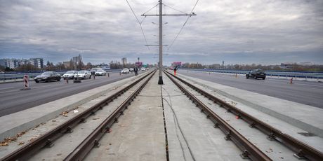 Tramvajske tračnice na Jadranskom mostu