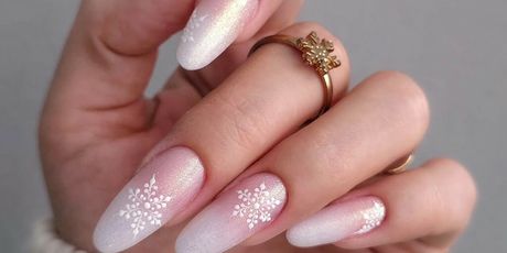 Manikura s pahuljicama