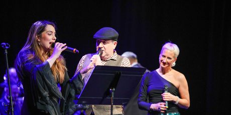 Ana Uršula Najev - 1