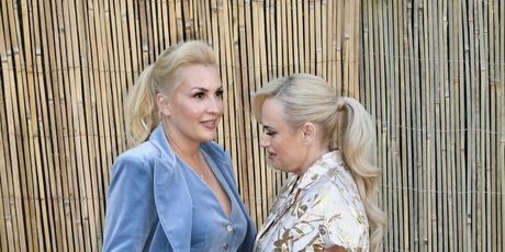 Rebel Wilson i Ramona Agruma - 3