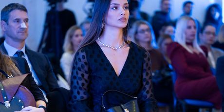 Laura Gnjatović - 5