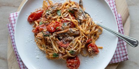 Tjestenina sa srdelama i rajčicom