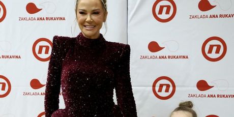 Maja Šuput, Bloom Tatarinov