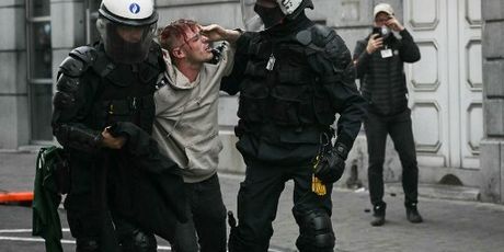 Neredi u Bruxellesu - 4