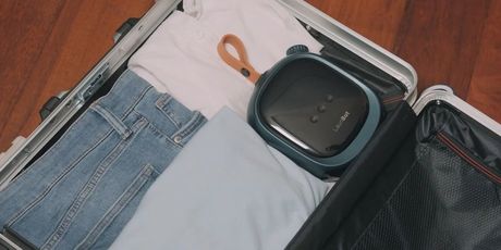 Launbot uređaj za sušenje i glačanje odjeće tvrkte ZERA Labs - 3