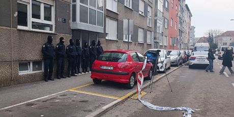 Okupljanje ispred Tomaševićeva stana - 2