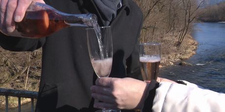 BROD NA KUPI: TRADICIONALNI SUSRET NA GRANICI - 1