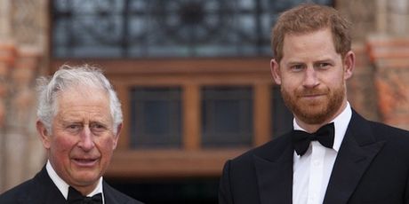Kralj Charles III. i princ Harry - 3