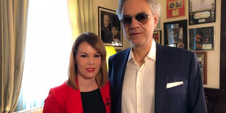 Andrea Bocelli i novinarka Nove TV Petra Fabian Kapov (Foto: PR) - 1