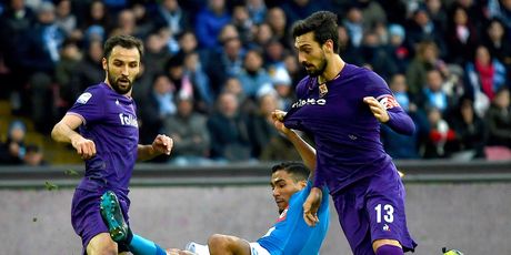 Milan Badelj u borbi za loptu (Foto: AFP)
