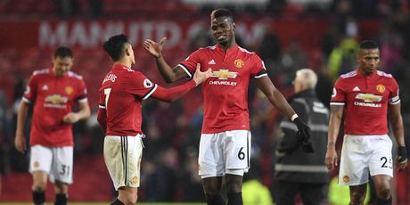 Alexis Sanchez i Paul Pogba (Foto: AFP)