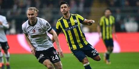 Domagoj Vida i Giuliano (Foto: AFP)