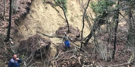 Velika količina kiše u kratkom vremenskom roku aktivirala je brojna klizišta i uzrokovala odrone (Foto: Istramet.hr)