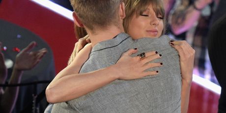 Taylor Swift i Calvin Harris (Foto: AFP)