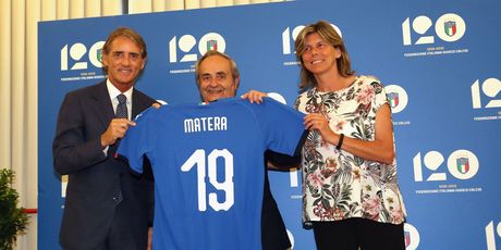 Raffaello De Ruggieri (u sredini) gradonačelnik je Matere