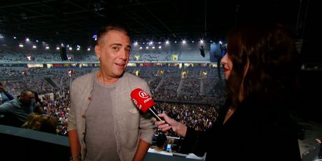Valentina Baus razgovara sa Željkom Joksimovićem uoči koncerta (Foto: Dnevnik.hr)