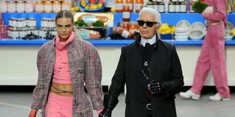 Karl Lagerfeld i Cara Delavigne (Foto: Getty Images)