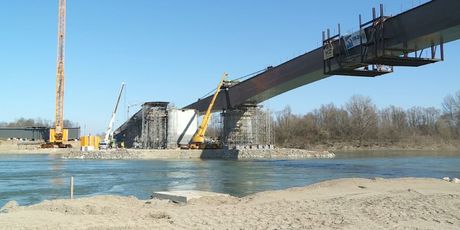 Mostovi koji nikamo ne vode (Foto: Dnevnik.hr) - 1