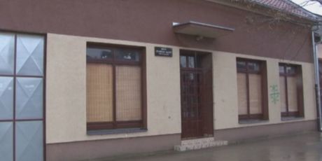 Napad na hrvatske prostorije u Vojvodini