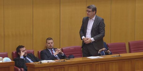 Saborski zastupnici SDP-a tijekom rasprave o pobočaju - 1