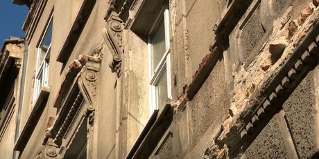 Oštećenja na zgradi u blizini škole u centru Zagreba