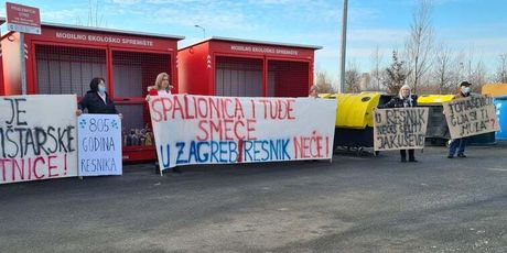 Tomaševića dočekali građani s transparentima - 7