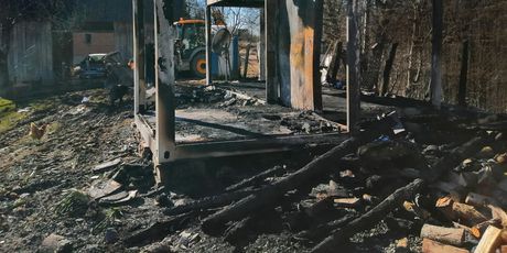 Požar je progutao dva kontejnera, Mirko Divjakinja opet je ostao bez svega