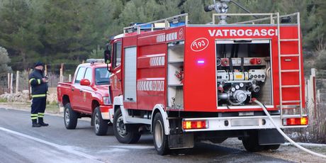 Požar u Smokvici na Korčuli - 8