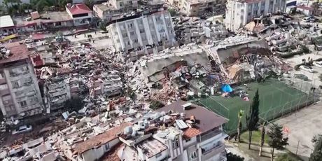 In Magazin: Poznati Turci traže pomoć nakon potresa - 11