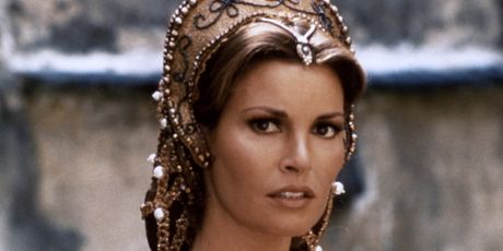 Raquel Welch - 7