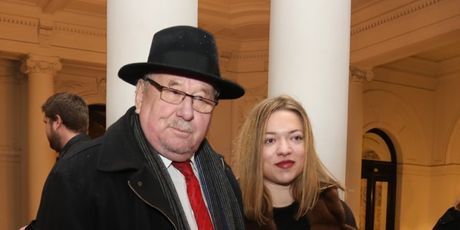 Vladimir Šeks i unuka Iva