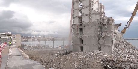 Rušenje hotela dio Splita zatrpalo u prašinu - 1