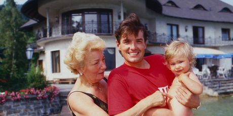 Falco s majkom Marijom i kćeri Katharinom