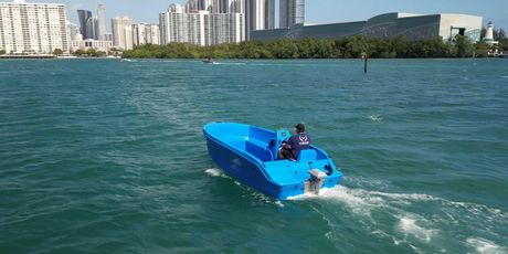 Plastični brod Phantom tvrtke Vision Marine Technologies - 2