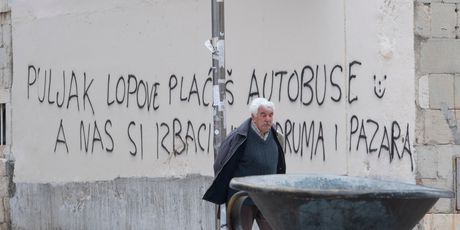 U Splitu su ponovo osvanuli uvredljivi grafiti - 2