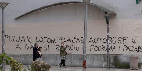 U Splitu su ponovo osvanuli uvredljivi grafiti - 5