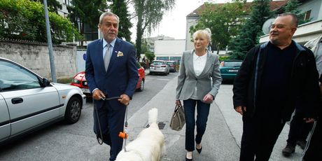 Milan Bandić sa suprugom Vesnom i psom Rudijem