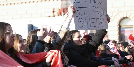 Transparent na dočeku rukometaša